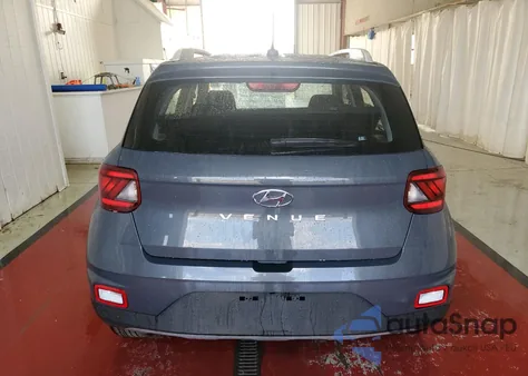 2025 Hyundai Venue Sel z USA, uszkodzony, nr VIN KMHRC8A38SU392643